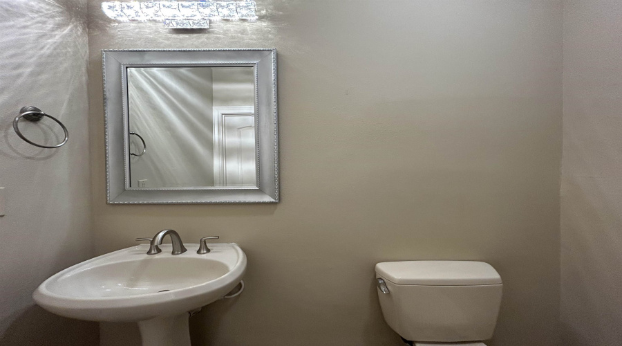 3335 Hagen Lp, LAREDO, Texas 78045, 3 Bedrooms Bedrooms, 8 Rooms Rooms,3 BathroomsBathrooms,Residential,For Rent,3335 Hagen Lp,20255435