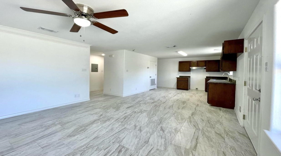 201 Masterson Rd, Laredo, Texas 78046-8668, 2 Bedrooms Bedrooms, 4 Rooms Rooms,1 BathroomBathrooms,Residential,For Rent,201 Masterson Rd,20255436