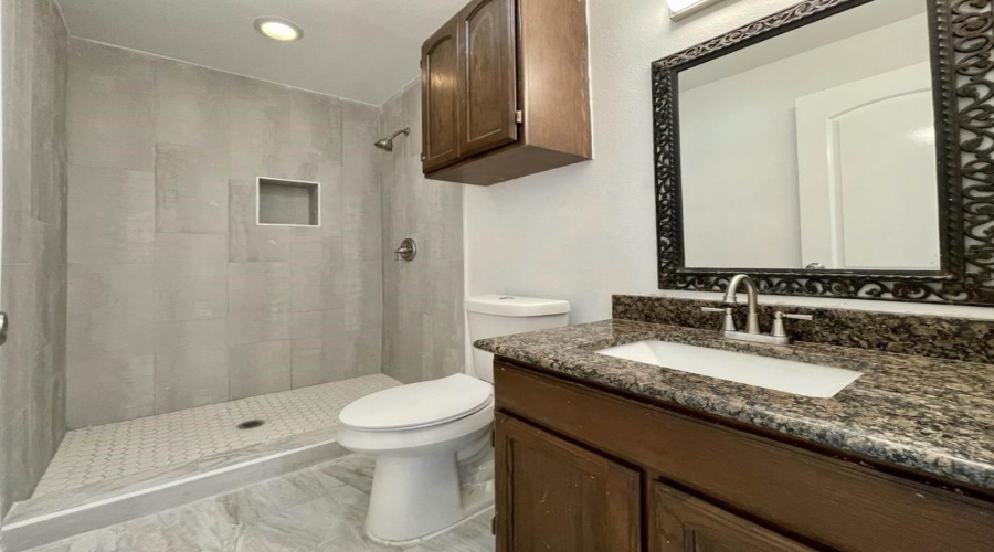 201 Masterson Rd, Laredo, Texas 78046-8668, 2 Bedrooms Bedrooms, 4 Rooms Rooms,1 BathroomBathrooms,Residential,For Rent,201 Masterson Rd,20255436