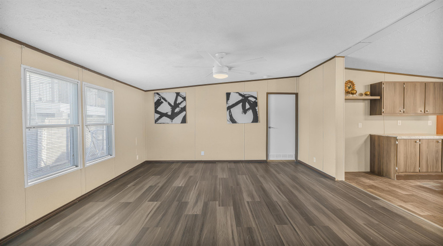 107 E San Carlos St, Laredo, Texas 78041, 4 Bedrooms Bedrooms, 5 Rooms Rooms,2 BathroomsBathrooms,Residential,For Sale,107 E San Carlos St,20255438