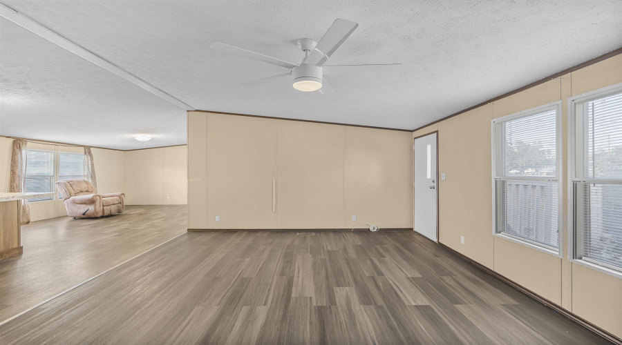 107 E San Carlos St, Laredo, Texas 78041, 4 Bedrooms Bedrooms, 5 Rooms Rooms,2 BathroomsBathrooms,Residential,For Sale,107 E San Carlos St,20255438