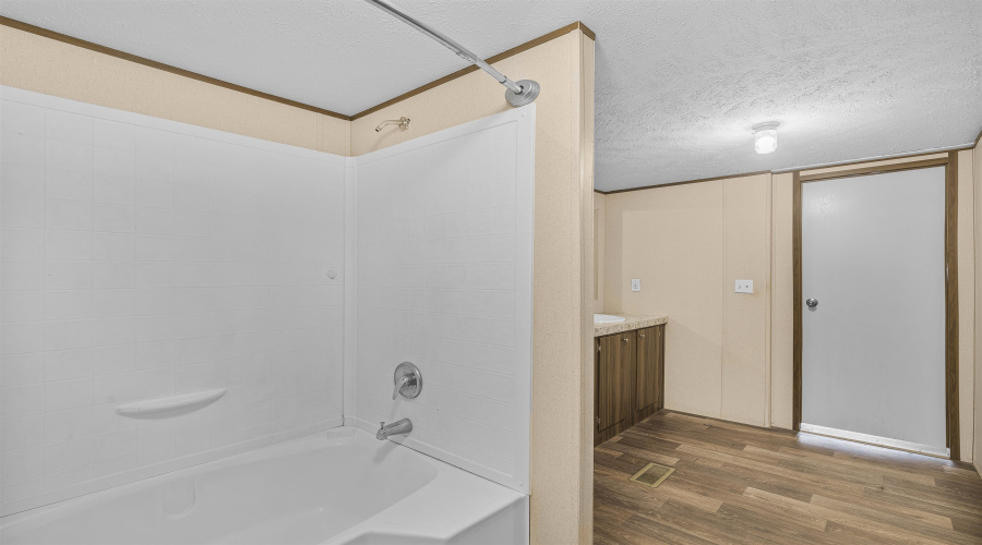 107 E San Carlos St, Laredo, Texas 78041, 4 Bedrooms Bedrooms, 5 Rooms Rooms,2 BathroomsBathrooms,Residential,For Sale,107 E San Carlos St,20255438