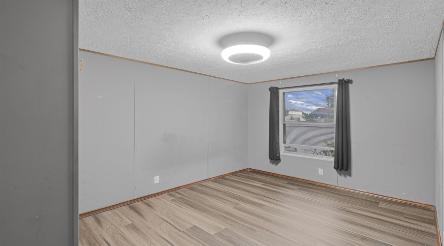 107 E San Carlos St, Laredo, Texas 78041, 4 Bedrooms Bedrooms, 5 Rooms Rooms,2 BathroomsBathrooms,Residential,For Sale,107 E San Carlos St,20255438