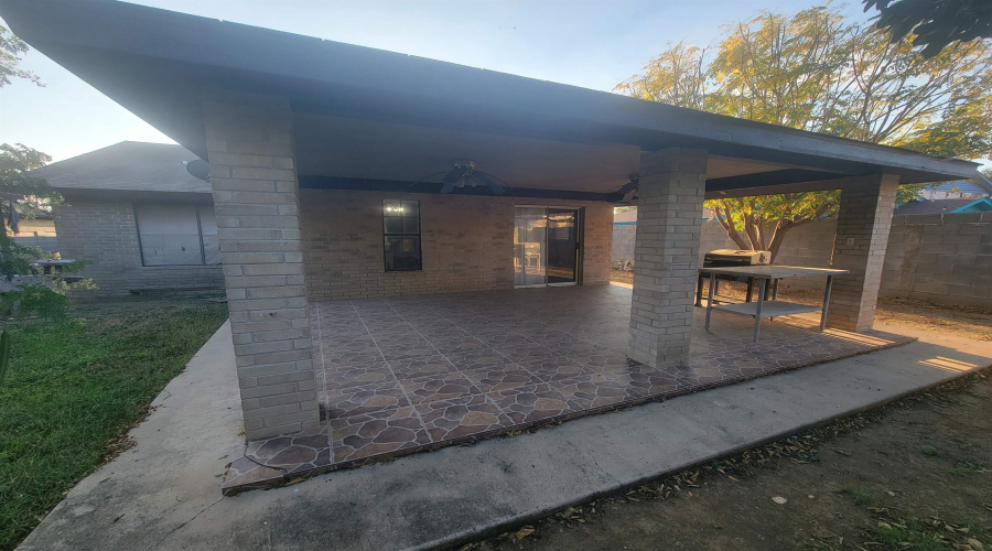 8704 Puerto Alegre, LAREDO, Texas 78045, 4 Bedrooms Bedrooms, 5 Rooms Rooms,2 BathroomsBathrooms,Residential,For Sale,8704 Puerto Alegre,20255439