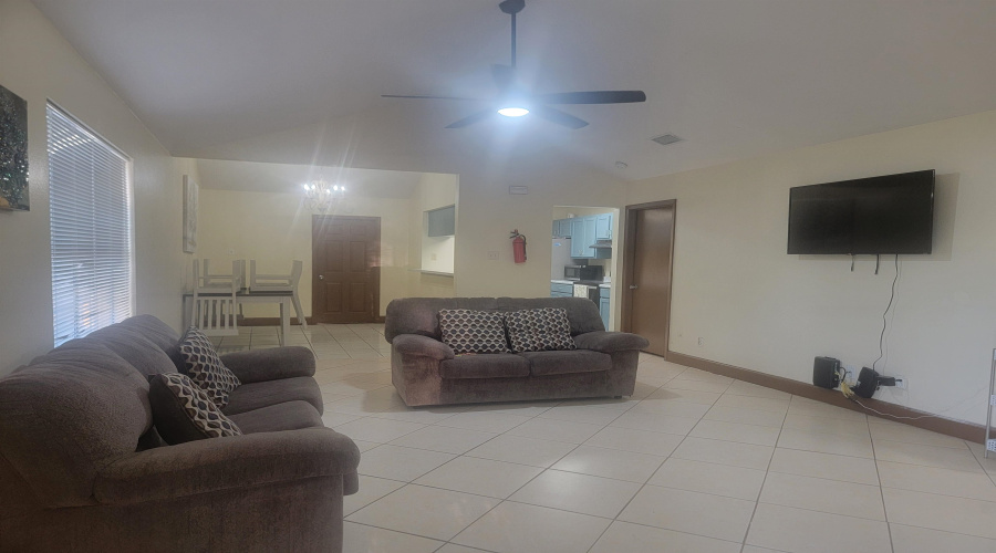 8704 Puerto Alegre, LAREDO, Texas 78045, 4 Bedrooms Bedrooms, 5 Rooms Rooms,2 BathroomsBathrooms,Residential,For Sale,8704 Puerto Alegre,20255439