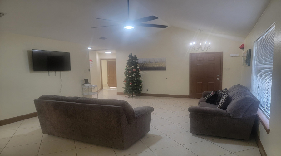 8704 Puerto Alegre, LAREDO, Texas 78045, 4 Bedrooms Bedrooms, 5 Rooms Rooms,2 BathroomsBathrooms,Residential,For Sale,8704 Puerto Alegre,20255439