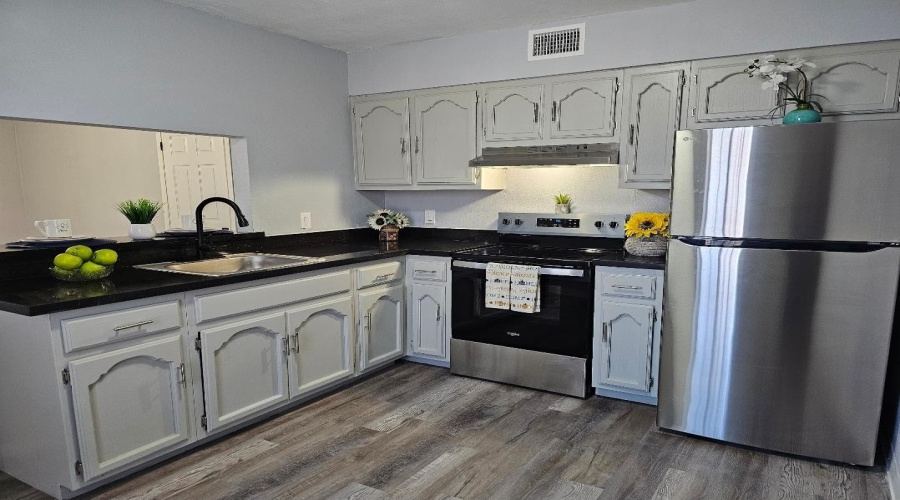 3020 Corpus Christi St, Laredo, Texas 78043, 2 Bedrooms Bedrooms, 3 Rooms Rooms,1 BathroomBathrooms,Residential,For Rent,3020 Corpus Christi St,20252782