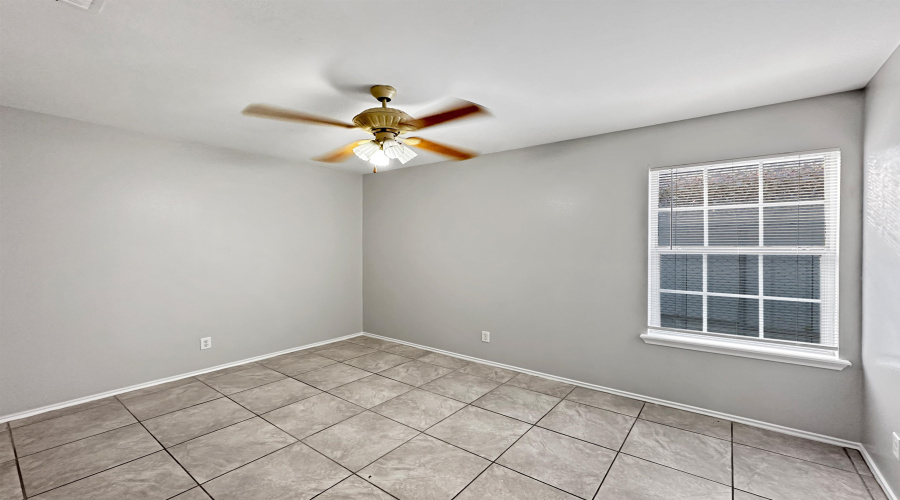 2908 Green St, Laredo, Texas 78043, 3 Bedrooms Bedrooms, 6 Rooms Rooms,2 BathroomsBathrooms,Residential,For Rent,2908 Green St,20255440