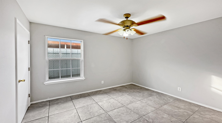 2908 Green St, Laredo, Texas 78043, 3 Bedrooms Bedrooms, 6 Rooms Rooms,2 BathroomsBathrooms,Residential,For Rent,2908 Green St,20255440