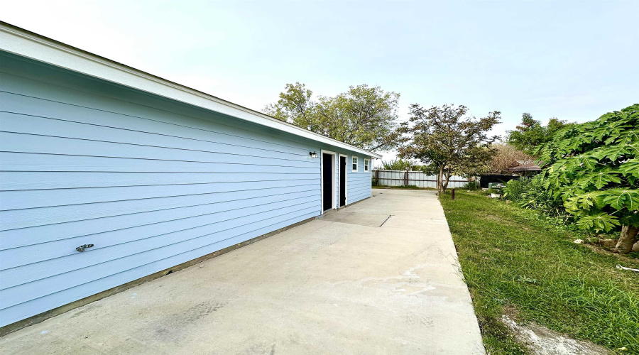 2908 Green St, Laredo, Texas 78043, 3 Bedrooms Bedrooms, 6 Rooms Rooms,2 BathroomsBathrooms,Residential,For Rent,2908 Green St,20255440