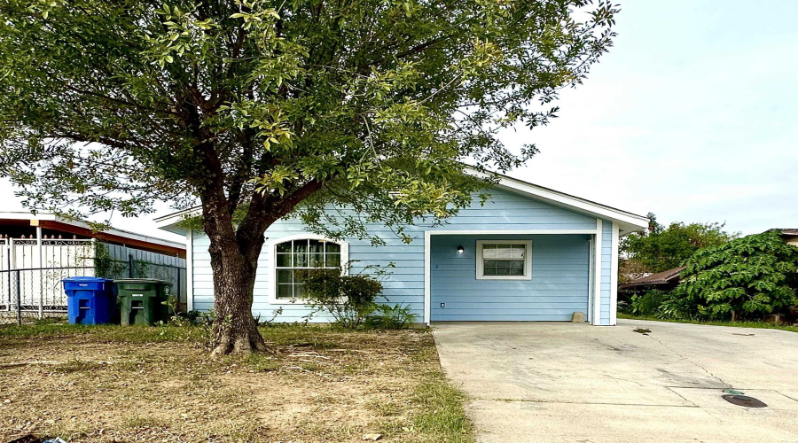 2908 Green St, Laredo, Texas 78043, 3 Bedrooms Bedrooms, 6 Rooms Rooms,2 BathroomsBathrooms,Residential,For Rent,2908 Green St,20255440