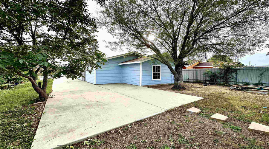 2908 Green St, Laredo, Texas 78043, 3 Bedrooms Bedrooms, 6 Rooms Rooms,2 BathroomsBathrooms,Residential,For Rent,2908 Green St,20255440