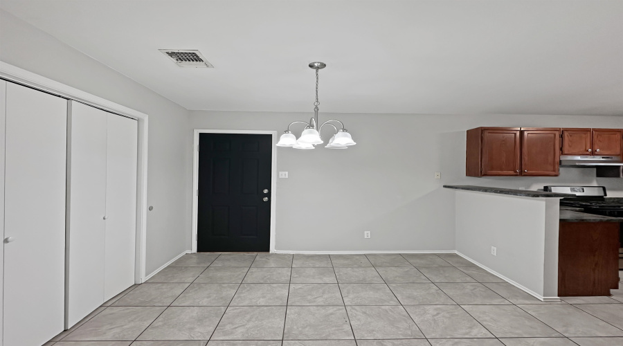 2908 Green St, Laredo, Texas 78043, 3 Bedrooms Bedrooms, 6 Rooms Rooms,2 BathroomsBathrooms,Residential,For Rent,2908 Green St,20255440