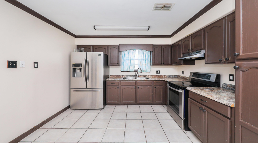 307 Lipan Dr, Laredo, Texas 78045, 3 Bedrooms Bedrooms, 5 Rooms Rooms,2 BathroomsBathrooms,Residential,For Sale,307 Lipan Dr,20255441