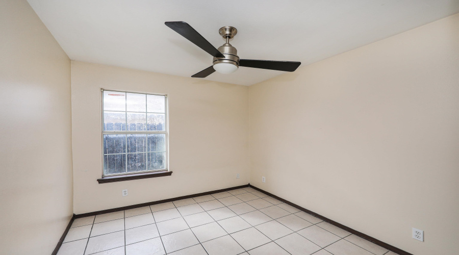 307 Lipan Dr, Laredo, Texas 78045, 3 Bedrooms Bedrooms, 5 Rooms Rooms,2 BathroomsBathrooms,Residential,For Sale,307 Lipan Dr,20255441