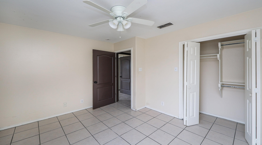 307 Lipan Dr, Laredo, Texas 78045, 3 Bedrooms Bedrooms, 5 Rooms Rooms,2 BathroomsBathrooms,Residential,For Sale,307 Lipan Dr,20255441