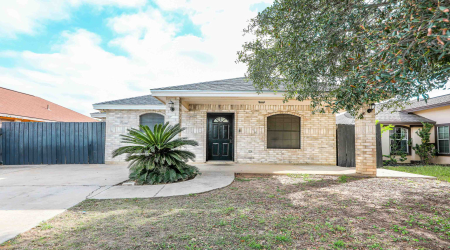307 Lipan Dr, Laredo, Texas 78045, 3 Bedrooms Bedrooms, 5 Rooms Rooms,2 BathroomsBathrooms,Residential,For Sale,307 Lipan Dr,20255441