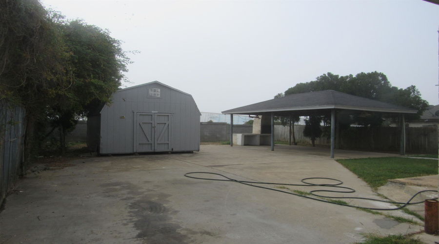 811 Wolf Creek Dr, Laredo, Texas 78045, 3 Bedrooms Bedrooms, 7 Rooms Rooms,2 BathroomsBathrooms,Residential,For Sale,811 Wolf Creek Dr,20255442