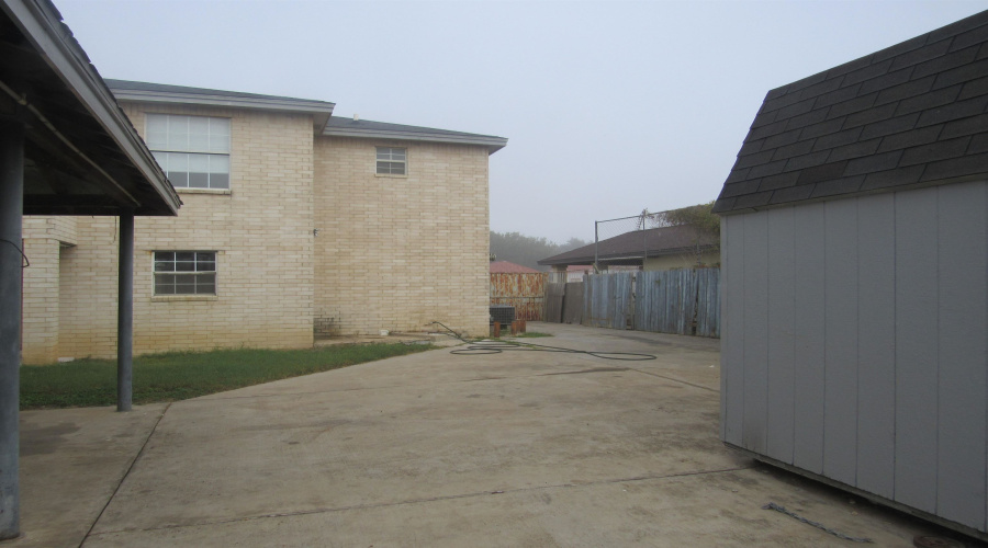 811 Wolf Creek Dr, Laredo, Texas 78045, 3 Bedrooms Bedrooms, 7 Rooms Rooms,2 BathroomsBathrooms,Residential,For Sale,811 Wolf Creek Dr,20255442