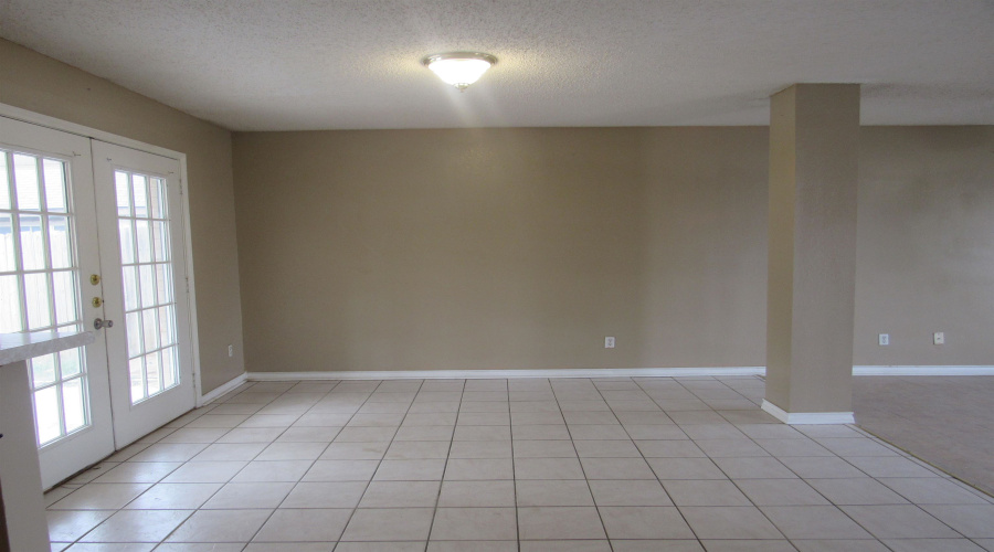 811 Wolf Creek Dr, Laredo, Texas 78045, 3 Bedrooms Bedrooms, 7 Rooms Rooms,2 BathroomsBathrooms,Residential,For Sale,811 Wolf Creek Dr,20255442