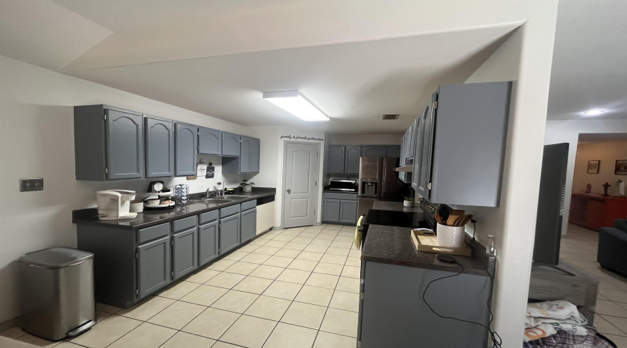 318 Cinnamon Teal Lp, Laredo, Texas 78041, 3 Bedrooms Bedrooms, 7 Rooms Rooms,2 BathroomsBathrooms,Residential,For Sale,318 Cinnamon Teal Lp,20253536