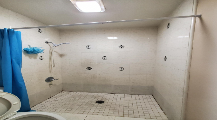 100 E Aurora St, Laredo, Texas 78041, 2 Bedrooms Bedrooms, 4 Rooms Rooms,1 BathroomBathrooms,Residential,For Sale,100 E Aurora St,20255444