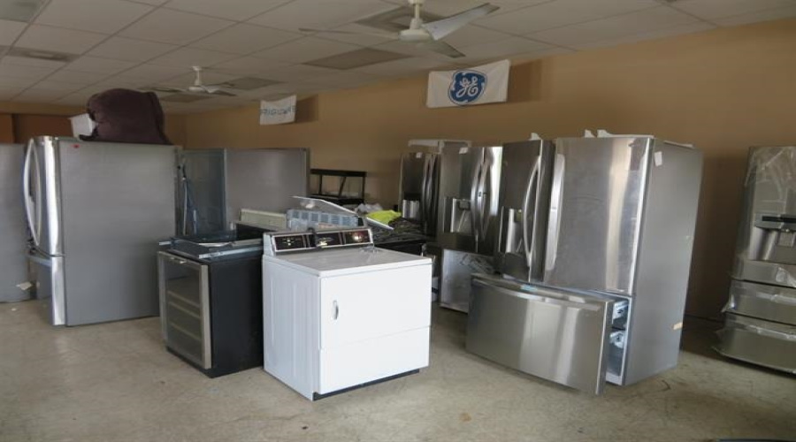 150 S U.S. Hwy 83, Zapata, Texas 78076, 1 Room Rooms,2 BathroomsBathrooms,Commercial retail/office,For Sale,150 S U.S. Hwy 83,20255455