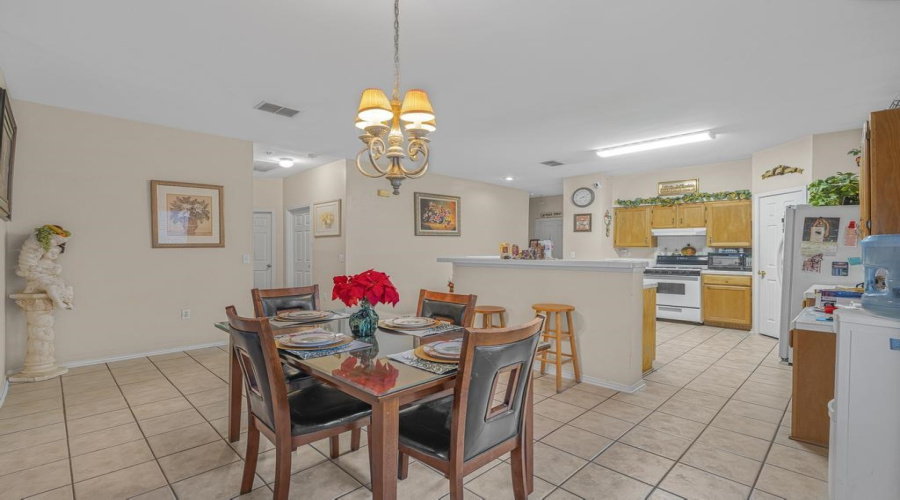 1718 Denmark Ln, Laredo, Texas 78045, 4 Bedrooms Bedrooms, 8 Rooms Rooms,2 BathroomsBathrooms,Residential,For Sale,1718 Denmark Ln,20255447