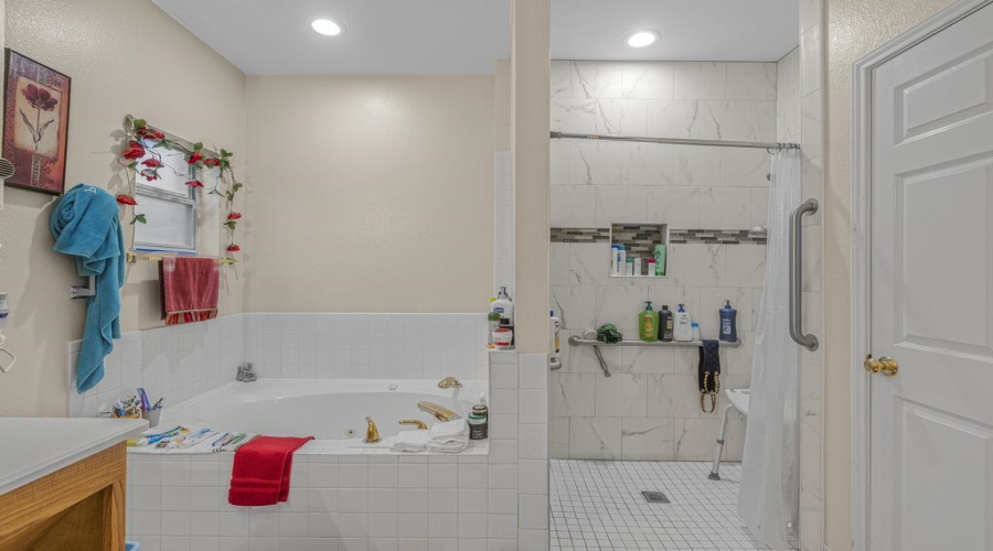 1718 Denmark Ln, Laredo, Texas 78045, 4 Bedrooms Bedrooms, 8 Rooms Rooms,2 BathroomsBathrooms,Residential,For Sale,1718 Denmark Ln,20255447