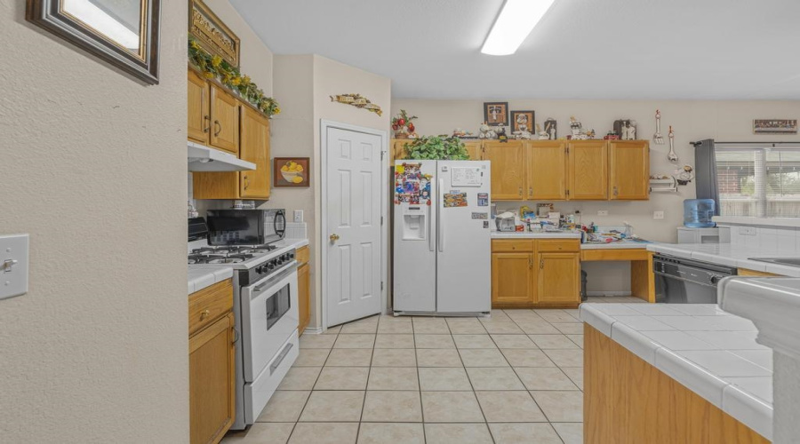 1718 Denmark Ln, Laredo, Texas 78045, 4 Bedrooms Bedrooms, 8 Rooms Rooms,2 BathroomsBathrooms,Residential,For Sale,1718 Denmark Ln,20255447