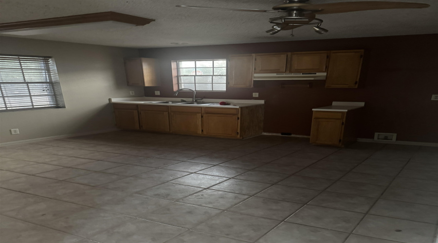 5908 Colt Dr, Laredo, Texas 78043, 3 Bedrooms Bedrooms, 5 Rooms Rooms,1 BathroomBathrooms,Residential,For Sale,5908 Colt Dr,20255454