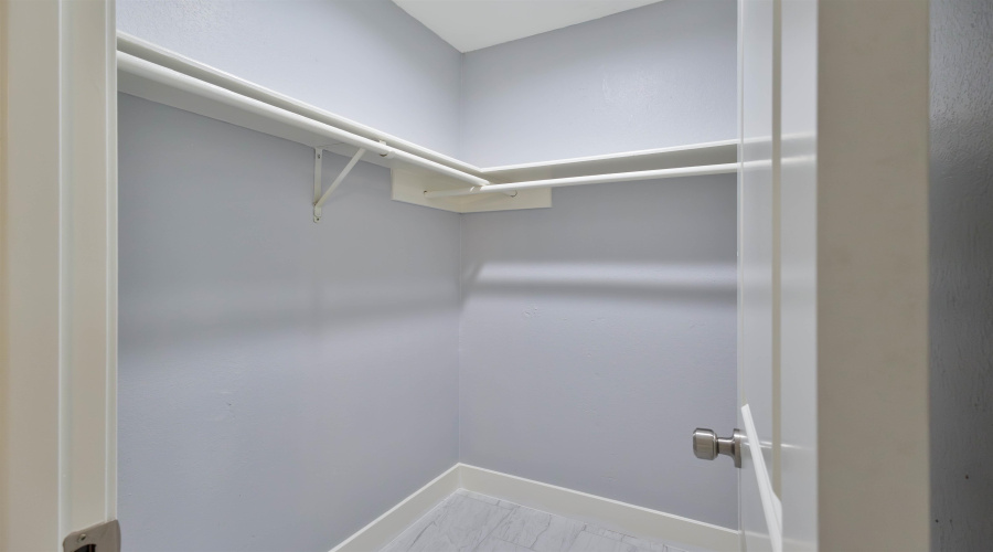 211 River Bank Dr, Laredo, Texas 78045, 4 Bedrooms Bedrooms, 6 Rooms Rooms,2 BathroomsBathrooms,Residential,For Sale,211 River Bank Dr,20255456