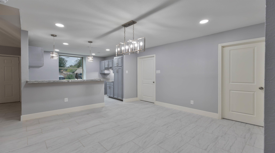 211 River Bank Dr, Laredo, Texas 78045, 4 Bedrooms Bedrooms, 6 Rooms Rooms,2 BathroomsBathrooms,Residential,For Sale,211 River Bank Dr,20255456