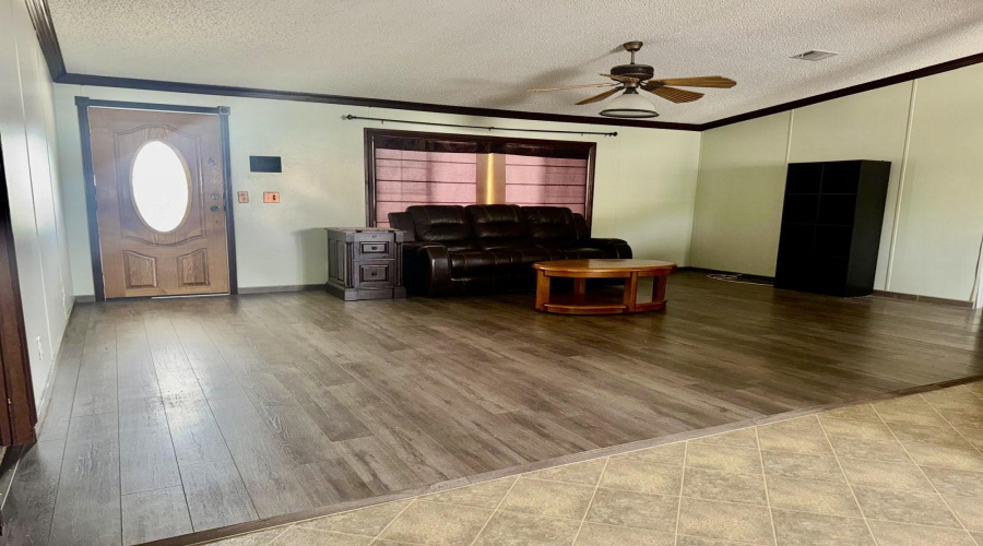 106 Autumn Ln., Zapata, Texas 78076, 3 Bedrooms Bedrooms, 6 Rooms Rooms,2 BathroomsBathrooms,Residential,For Sale,106 Autumn Ln.,20255457