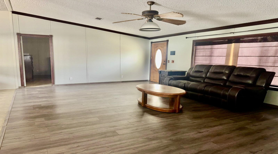 106 Autumn Ln., Zapata, Texas 78076, 3 Bedrooms Bedrooms, 6 Rooms Rooms,2 BathroomsBathrooms,Residential,For Sale,106 Autumn Ln.,20255457