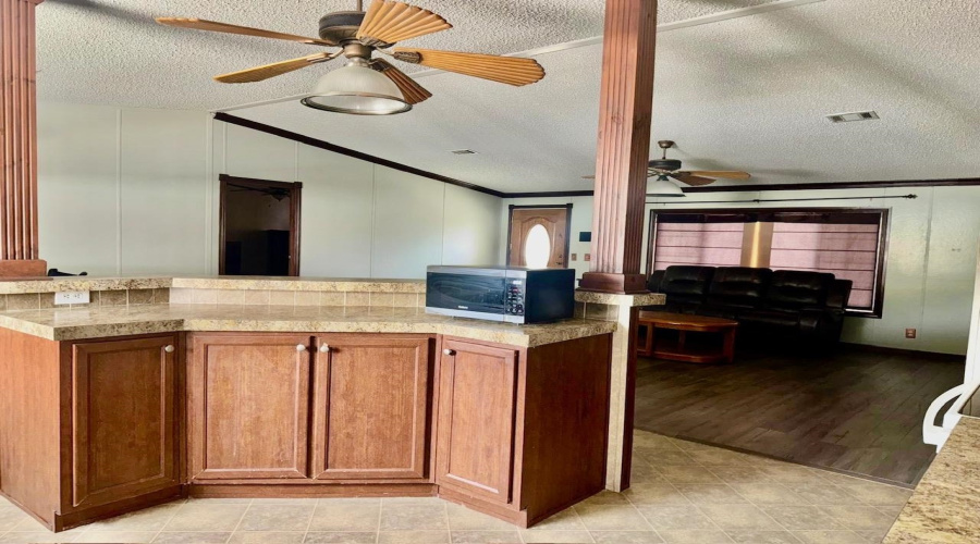 106 Autumn Ln., Zapata, Texas 78076, 3 Bedrooms Bedrooms, 6 Rooms Rooms,2 BathroomsBathrooms,Residential,For Sale,106 Autumn Ln.,20255457