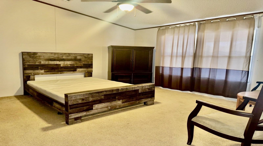 106 Autumn Ln., Zapata, Texas 78076, 3 Bedrooms Bedrooms, 6 Rooms Rooms,2 BathroomsBathrooms,Residential,For Sale,106 Autumn Ln.,20255457