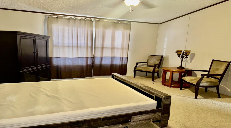 106 Autumn Ln., Zapata, Texas 78076, 3 Bedrooms Bedrooms, 6 Rooms Rooms,2 BathroomsBathrooms,Residential,For Sale,106 Autumn Ln.,20255457