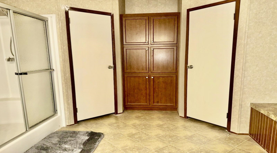 106 Autumn Ln., Zapata, Texas 78076, 3 Bedrooms Bedrooms, 6 Rooms Rooms,2 BathroomsBathrooms,Residential,For Sale,106 Autumn Ln.,20255457