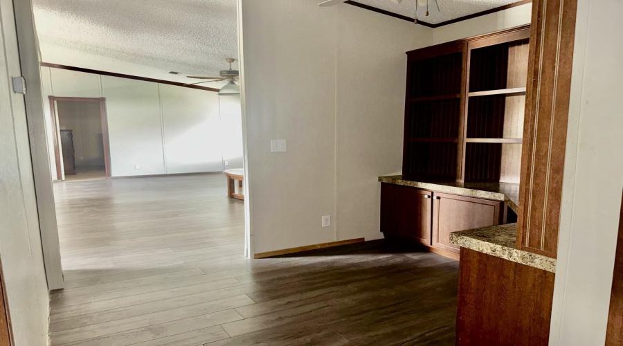 106 Autumn Ln., Zapata, Texas 78076, 3 Bedrooms Bedrooms, 6 Rooms Rooms,2 BathroomsBathrooms,Residential,For Sale,106 Autumn Ln.,20255457