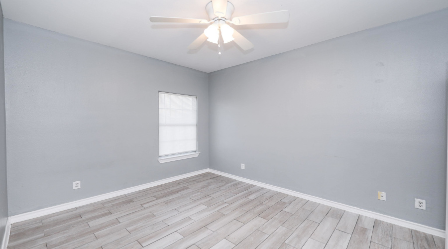 205 W San Carlos St, Laredo, Texas 78041, 2 Bedrooms Bedrooms, 5 Rooms Rooms,1 BathroomBathrooms,Residential,For Rent,205 W San Carlos St,20255458