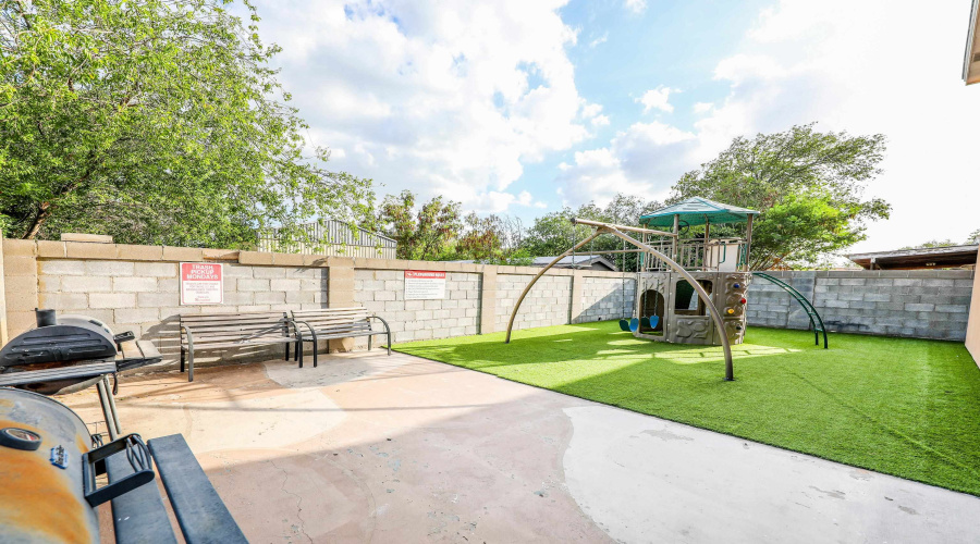 205 W San Carlos St, Laredo, Texas 78041, 2 Bedrooms Bedrooms, 5 Rooms Rooms,1 BathroomBathrooms,Residential,For Rent,205 W San Carlos St,20255458