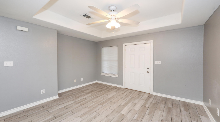 205 W San Carlos St, Laredo, Texas 78041, 2 Bedrooms Bedrooms, 5 Rooms Rooms,1 BathroomBathrooms,Residential,For Rent,205 W San Carlos St,20255458