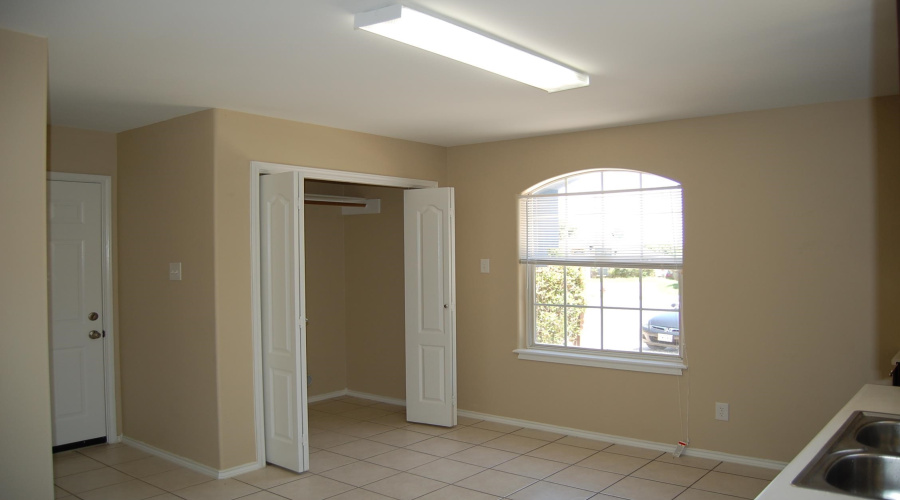 1007 Warren Ave, LAREDO, Texas 78046, 3 Bedrooms Bedrooms, 5 Rooms Rooms,2 BathroomsBathrooms,Residential,For Rent,1007 Warren Ave,20255460