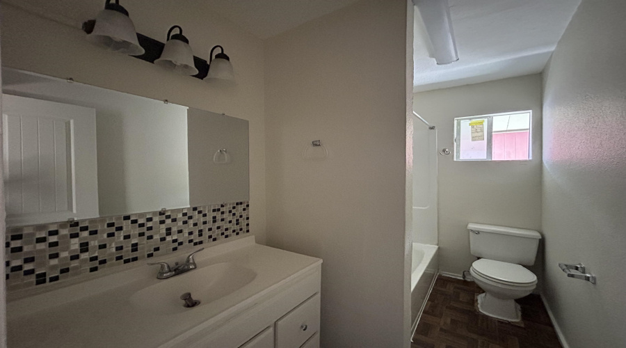 3004 Musser St, LAREDO, Texas 78043-4523, 2 Bedrooms Bedrooms, 3 Rooms Rooms,1 BathroomBathrooms,Residential,For Rent,3004 Musser St,20255462