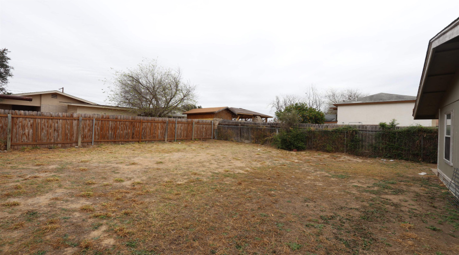 3004 Musser St, LAREDO, Texas 78043-4523, 2 Bedrooms Bedrooms, 3 Rooms Rooms,1 BathroomBathrooms,Residential,For Rent,3004 Musser St,20255462