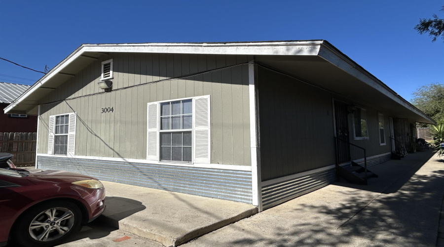 3004 Musser St, LAREDO, Texas 78043-4523, 2 Bedrooms Bedrooms, 3 Rooms Rooms,1 BathroomBathrooms,Residential,For Rent,3004 Musser St,20255462