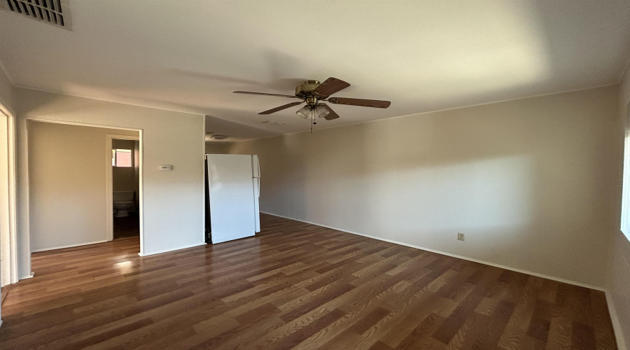 3004 Musser St, LAREDO, Texas 78043-4523, 2 Bedrooms Bedrooms, 3 Rooms Rooms,1 BathroomBathrooms,Residential,For Rent,3004 Musser St,20255462