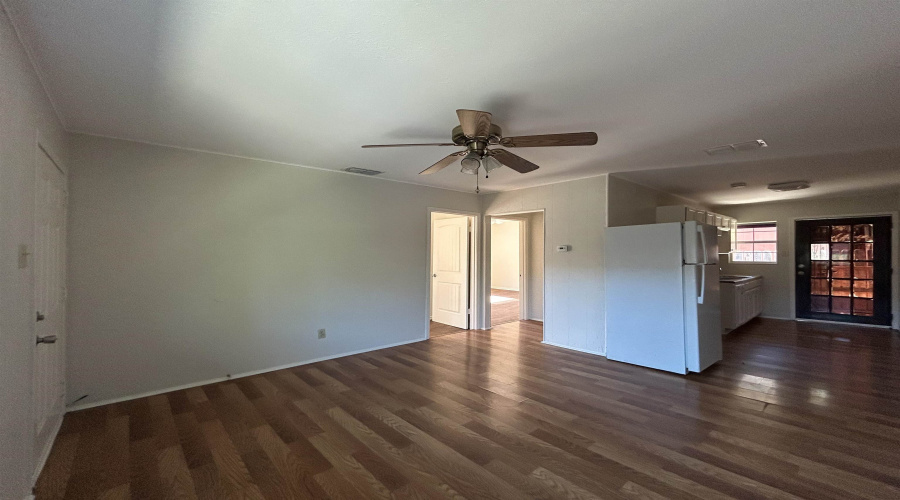 3004 Musser St, LAREDO, Texas 78043-4523, 2 Bedrooms Bedrooms, 3 Rooms Rooms,1 BathroomBathrooms,Residential,For Rent,3004 Musser St,20255462