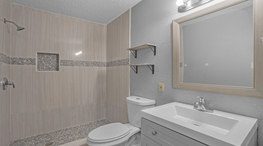 5802 Gale Ct, Laredo, Texas 78041, 3 Bedrooms Bedrooms, 5 Rooms Rooms,3 BathroomsBathrooms,Residential,For Sale,5802 Gale Ct,20255468